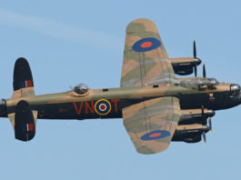 Avião Bombardeiro Avro Lancaster
