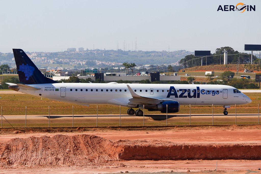 Avião Embraer E195 PR-AYO Azul Cargo