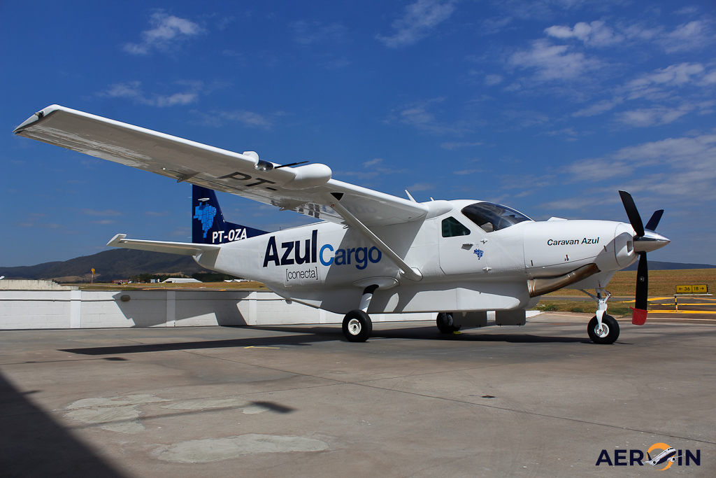 Avião Cessna Caravan Azul Conecta