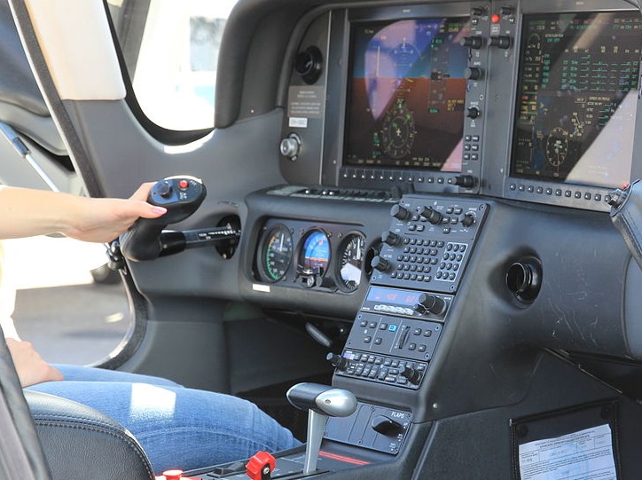 Cockpit avião Cirrus SR22