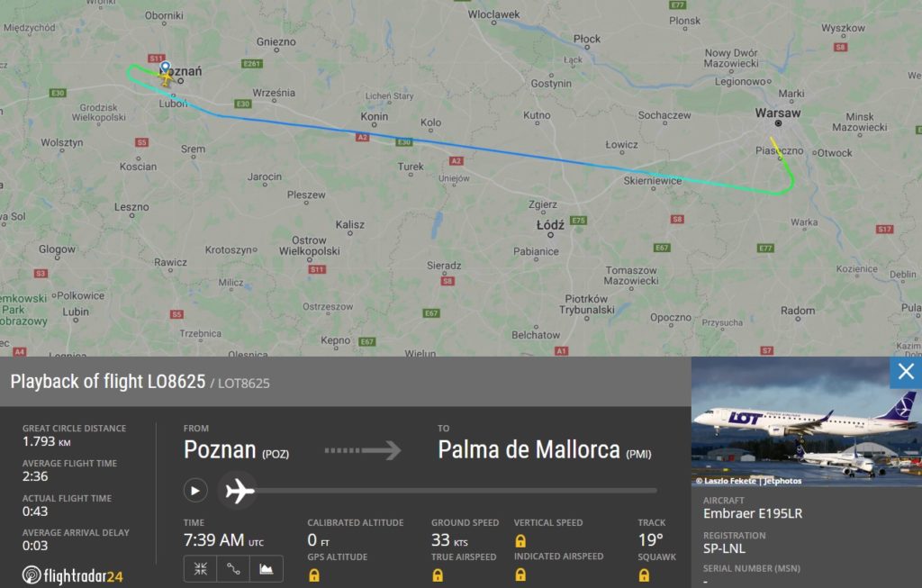 FlightRadar24 Voo Embraer 195 LOT Bird Strike Warsaw