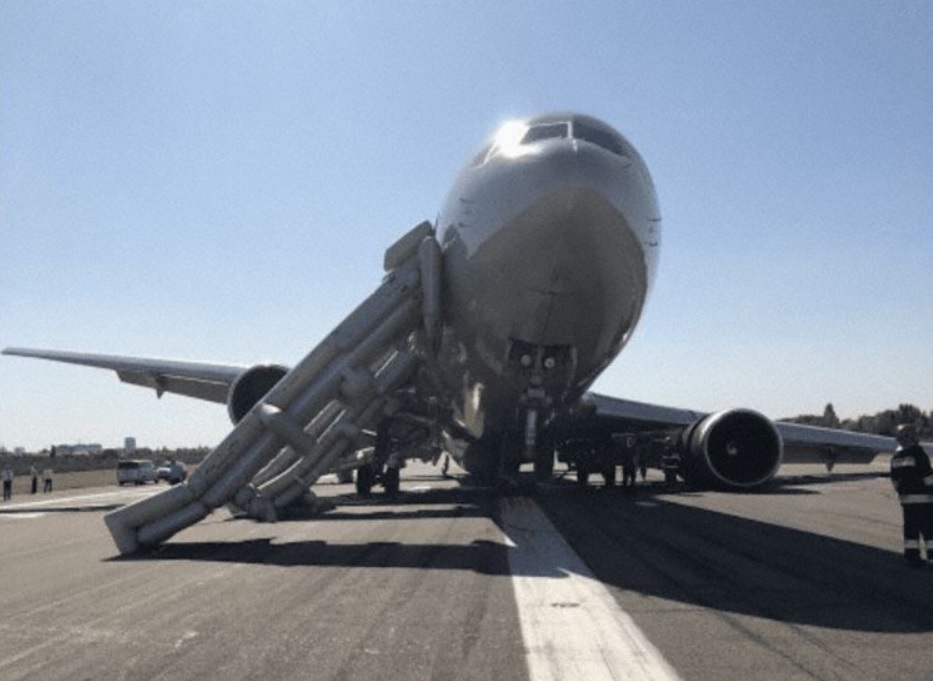 Boeing 767 Acidente Quebra Trem de Pouso Bucareste