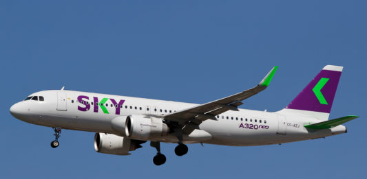 Avião Airbus A320neo SKY Airline