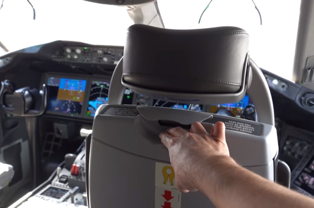 Vídeo tour detalhes exterior cockpit Boeing 787 Dreamliner