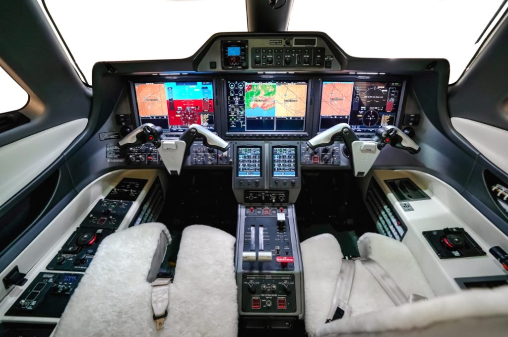 Embraer Phenom 300 Cockpit Prime You