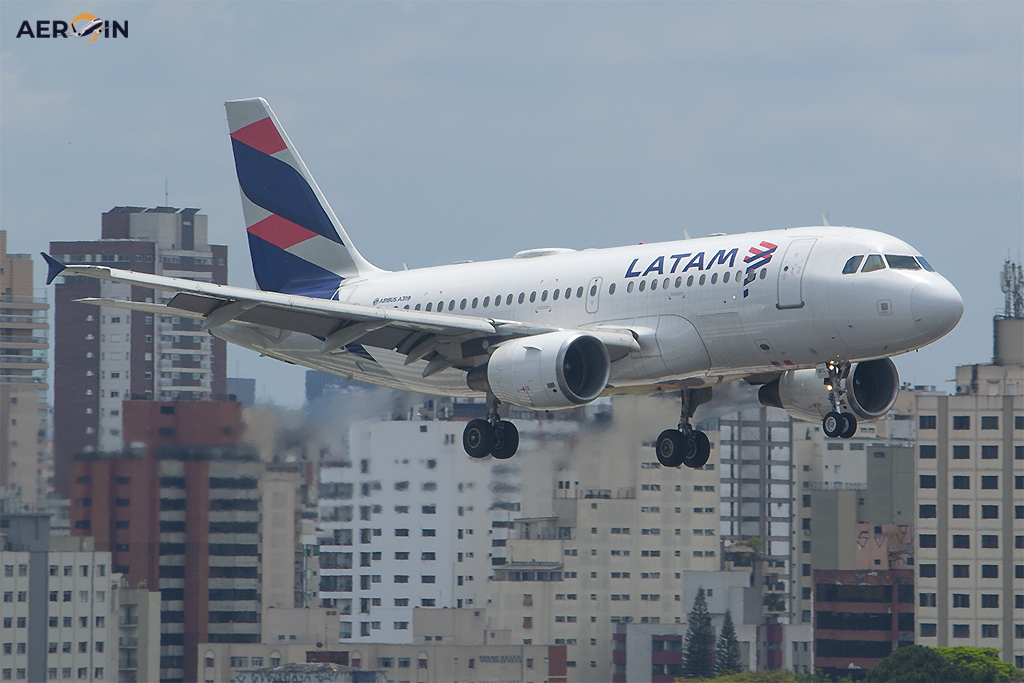 Avião Airbus A319 LATAM