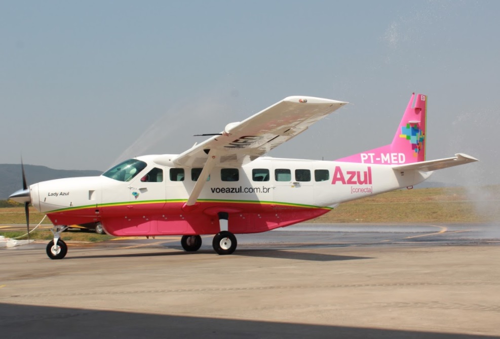 Avião Cessna C208B Grand Caravan Azul Rosa Lady