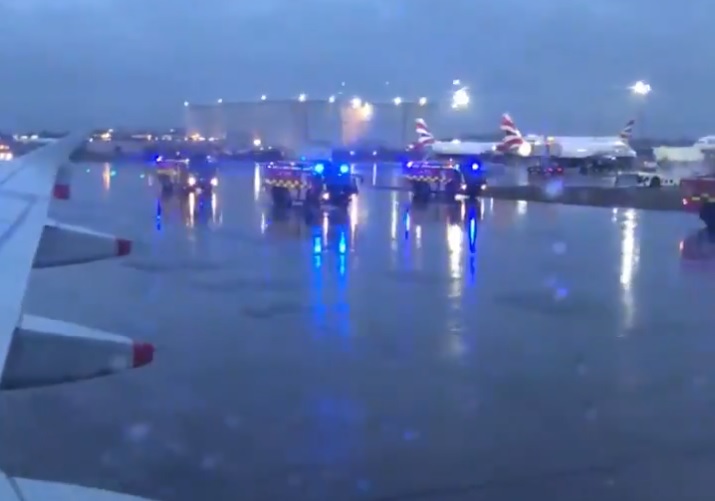 British A320 emergência Heathrow Odor Mal Cheiro