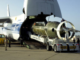 Avião Antonov Embarca DSRV-1 Mystic