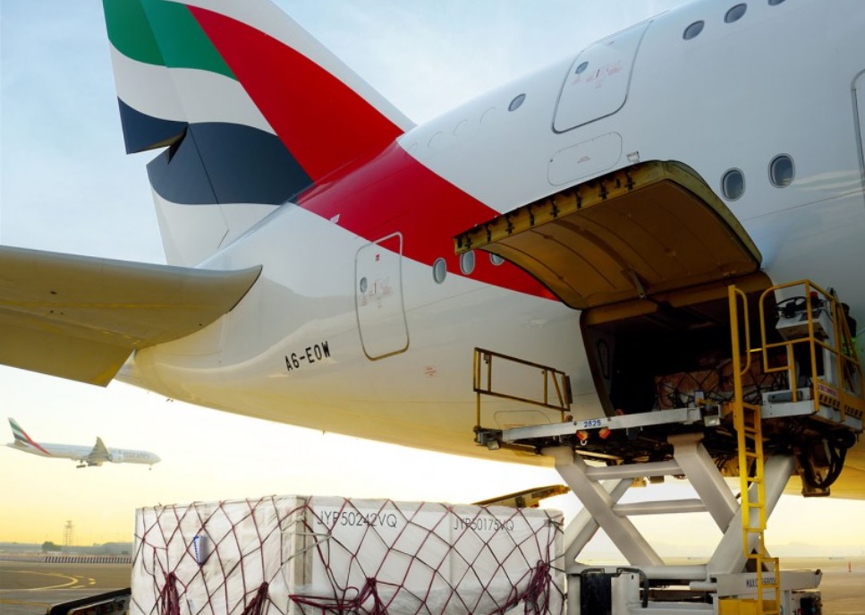 Avião Airbus A380 Emirates Cargueiro