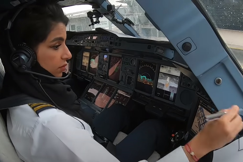 Mulheres comando voo Airbus A380 Etihad