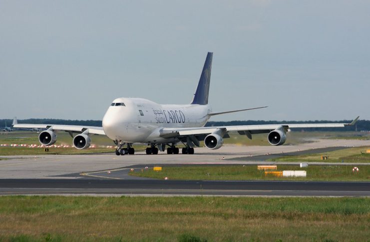 Avião Boeing 747-400F Saudia