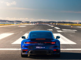 Porsche 911 Turbo S Pista Aeroporto Sydney