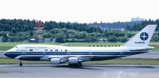 Avião Boeing 747-300 VARIG