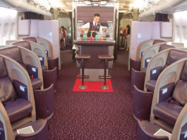 Cabine Upper Class Avião Boeing 747-400 Virgin Atlantic