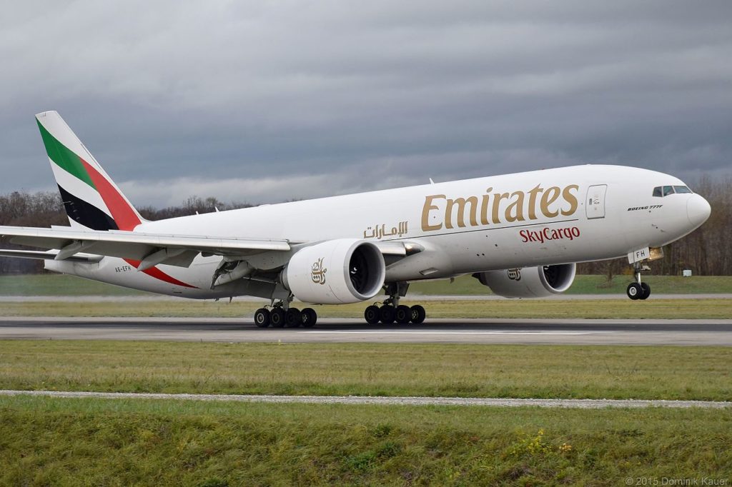 Avião Boeing 777F Emirates SkyCargo