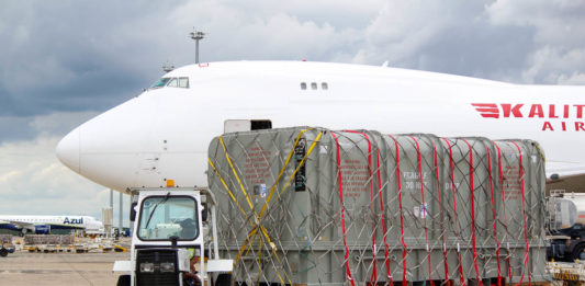 Avião Boeing 747-400F Kalitta Air Carga