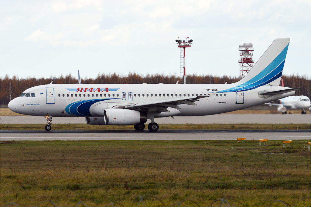 Avião Airbus A320 Yamal Airlines