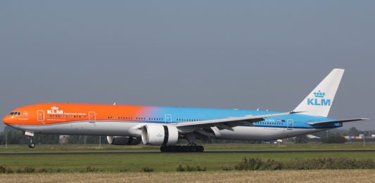 Avião Boeing 777-300ER Orange Pride Laranja KLM
