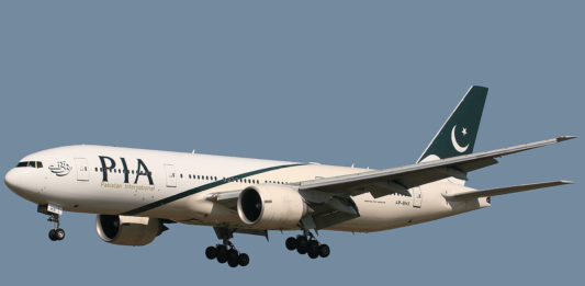 Avião Boeing 777-200ER PIA Pakistan International Airlines