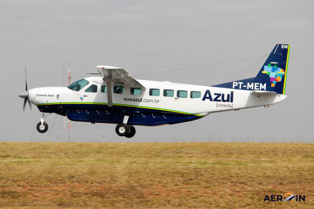Avião Cessna C208B Grand Caravan Azul Conecta