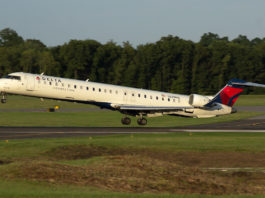 Avião CRJ-900 Endeavor Delta