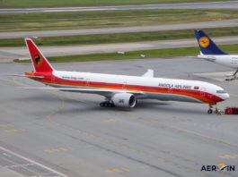 Avião Boeing 777-300 TAAG Angola