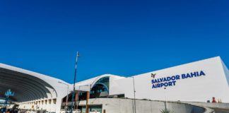 Taxistas pressionam Câmara de Salvador pela aprovação de projeto que prevê fim das cancelas no aeroporto