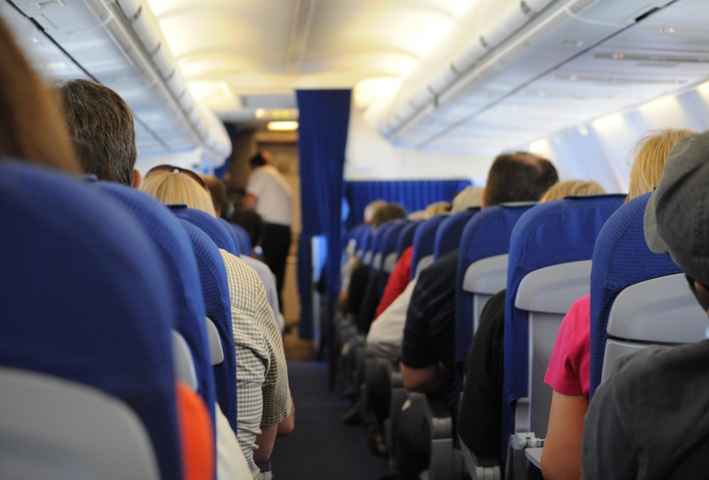 A man is found dead in the plane's bathroom and the passenger accuses the crew of disdain