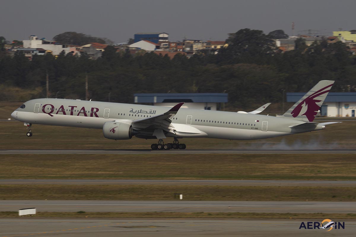 Qatar pode colocar um pedido de até 150 novas aeronaves de dois corredores; Boeing e Airbus disputam