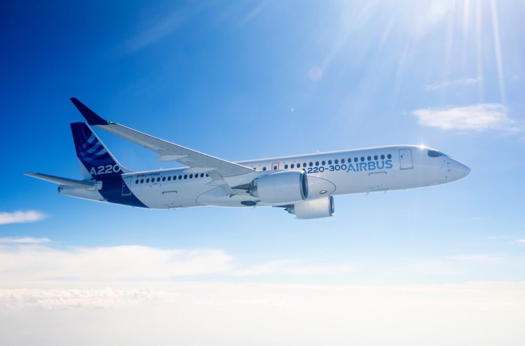 El Airbus A220 se encuentra en una gira sin precedentes por Sudamérica.  Ver algunos clientes potenciales