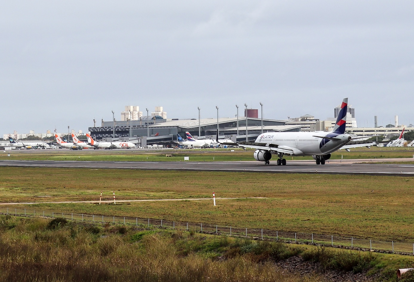 In Deutschland wird die Entwicklung des internationalen Flughafens Porto Alegre diskutiert