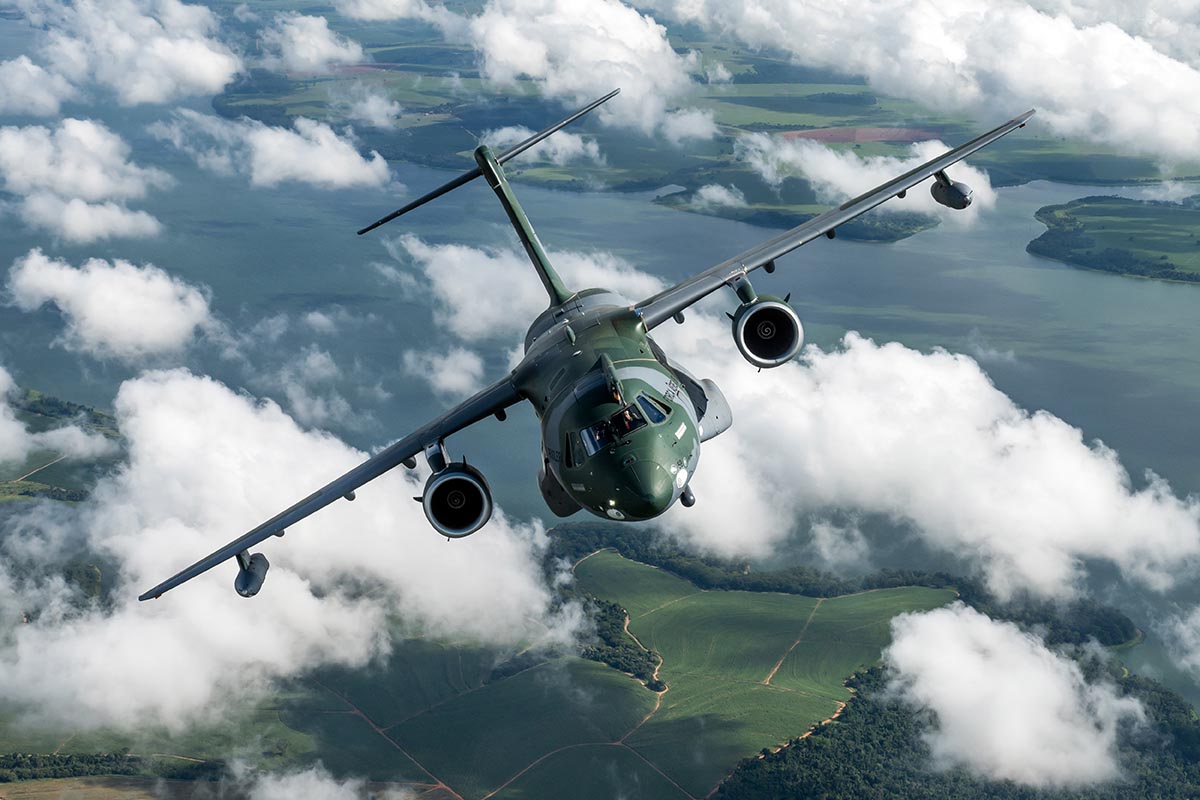 Avibras Indústria Aeroespacial S/A - ASTROS e KC-390, expoentes da  tecnologia nacional, alçam voo na Operação Zeus