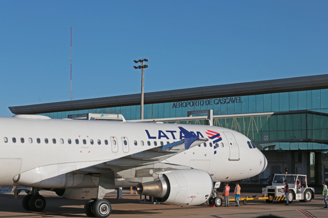 Aeroporto de Cascavel (PR) tem 92 mil passageiros movimentados pela Latam  no 1º ano da operação