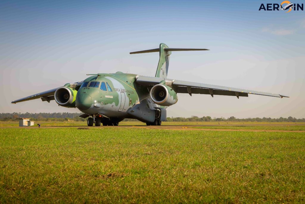Portugal apresenta o avião brasileiro Embraer KC-390 para a Chéquia