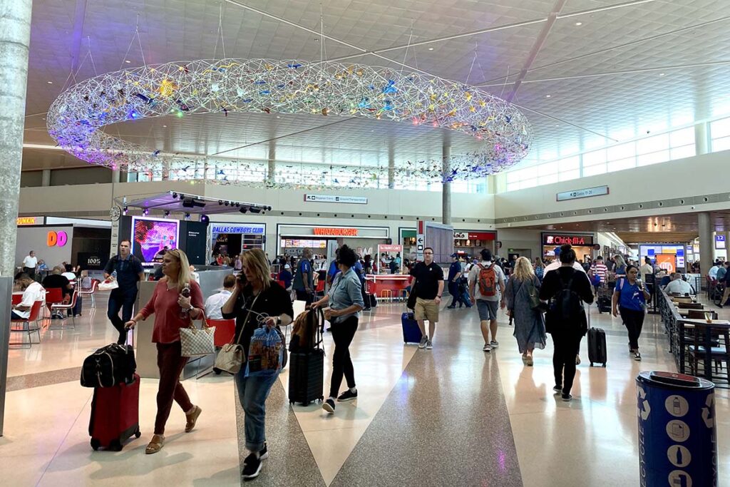 Main terminal at Dallas Love Field Airport copiar
