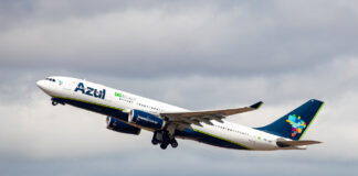 Azul alega manutenção não programada após atraso de 72 horas, mas é condenada a pagar R$ 10 mil a passageiras