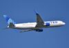 Voo com Boeing 767 da United desvia para a Irlanda após vibrações no motor e odor estranho a bordo