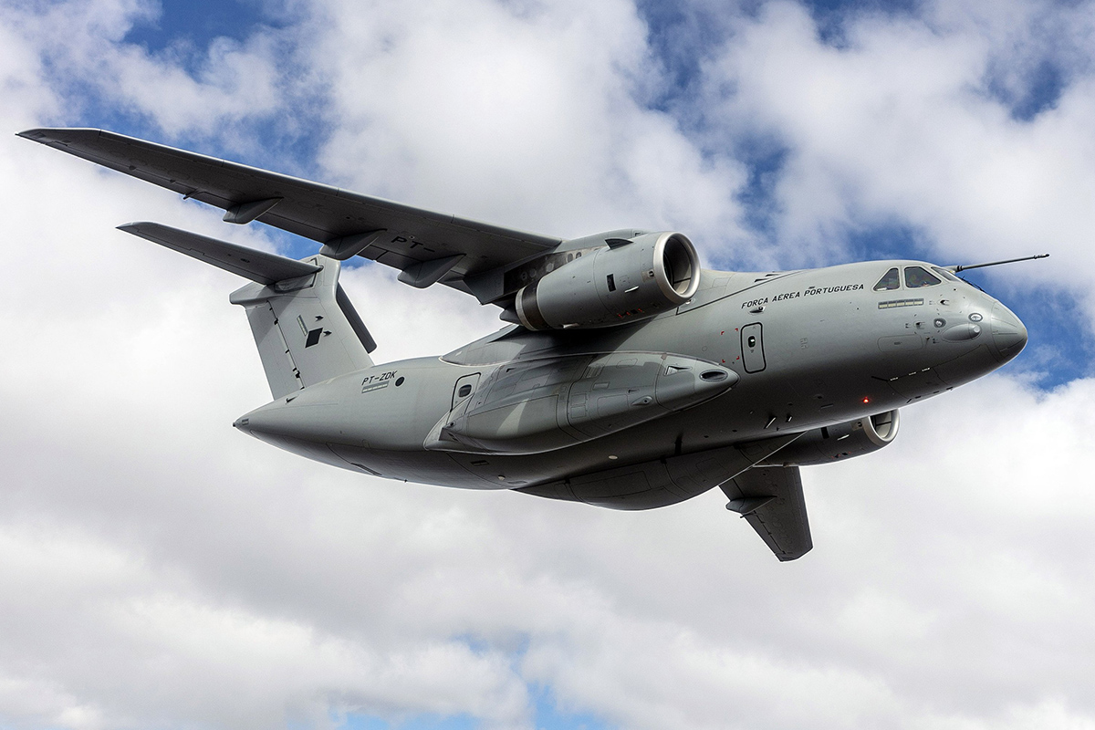 FAP’s Embraer KC-390 makes flights to search for new helicopters in the USA