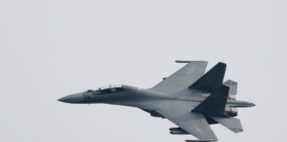 China envia grupo aéreo inédito e exercício de guerra internacional e coloca caça J-16 contra Rafale e MiG-29