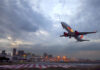 Preço das passagens aéreas sobe 14,5% em um ano, enquanto QAV registra alta de 31,8%, aponta relatório da ANAC