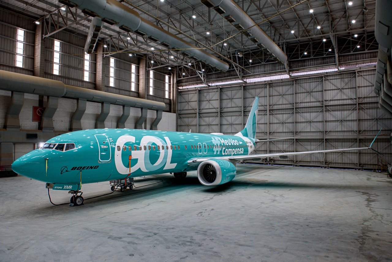 GOL personaliza avião em homenagem a Santos Dumont - Passageiro de