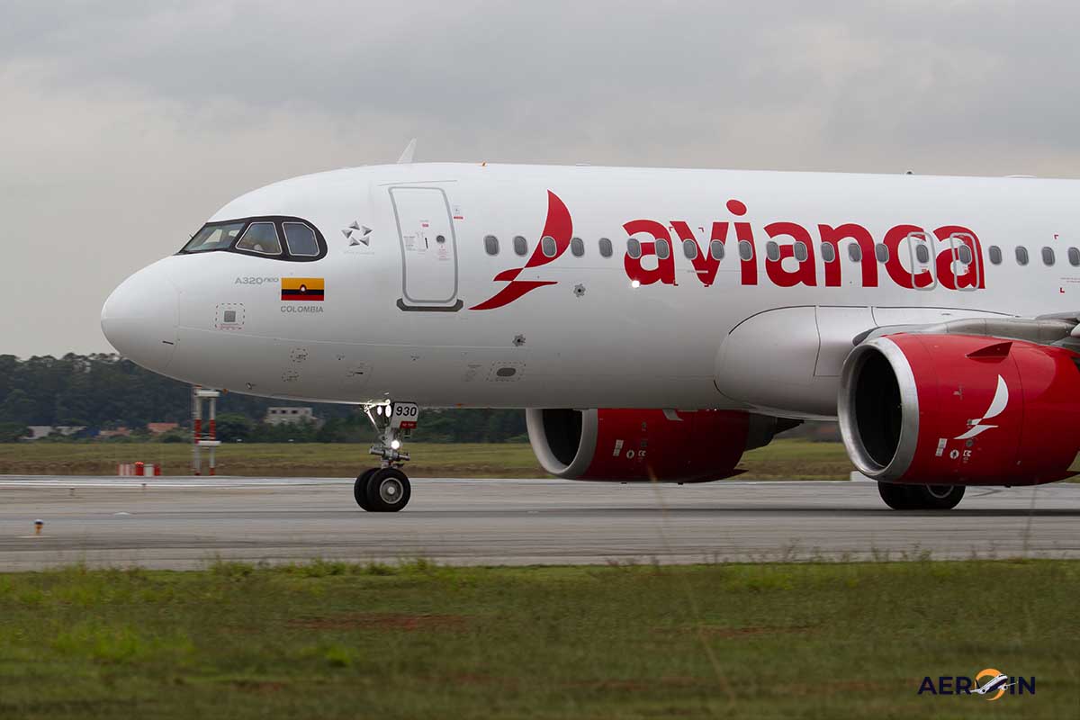 After the launch party, Avianca discovers that she will not be able to travel to Cuba