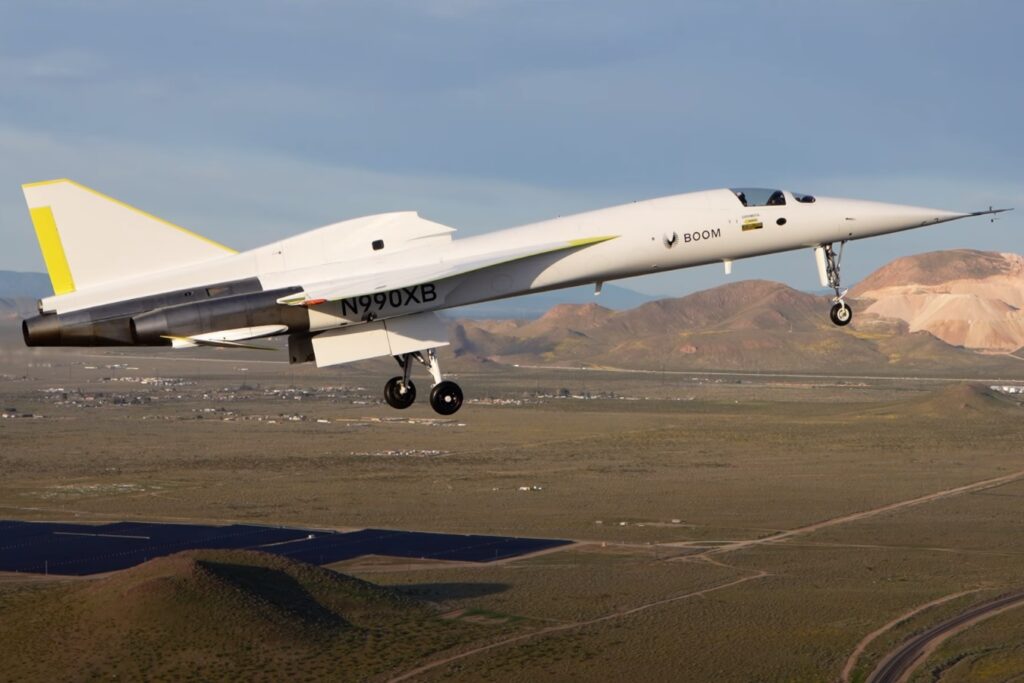 El avión supersónico XB-1, precursor del «Nuevo Concorde», precursor del Boom Supersonic, vuela por primera vez