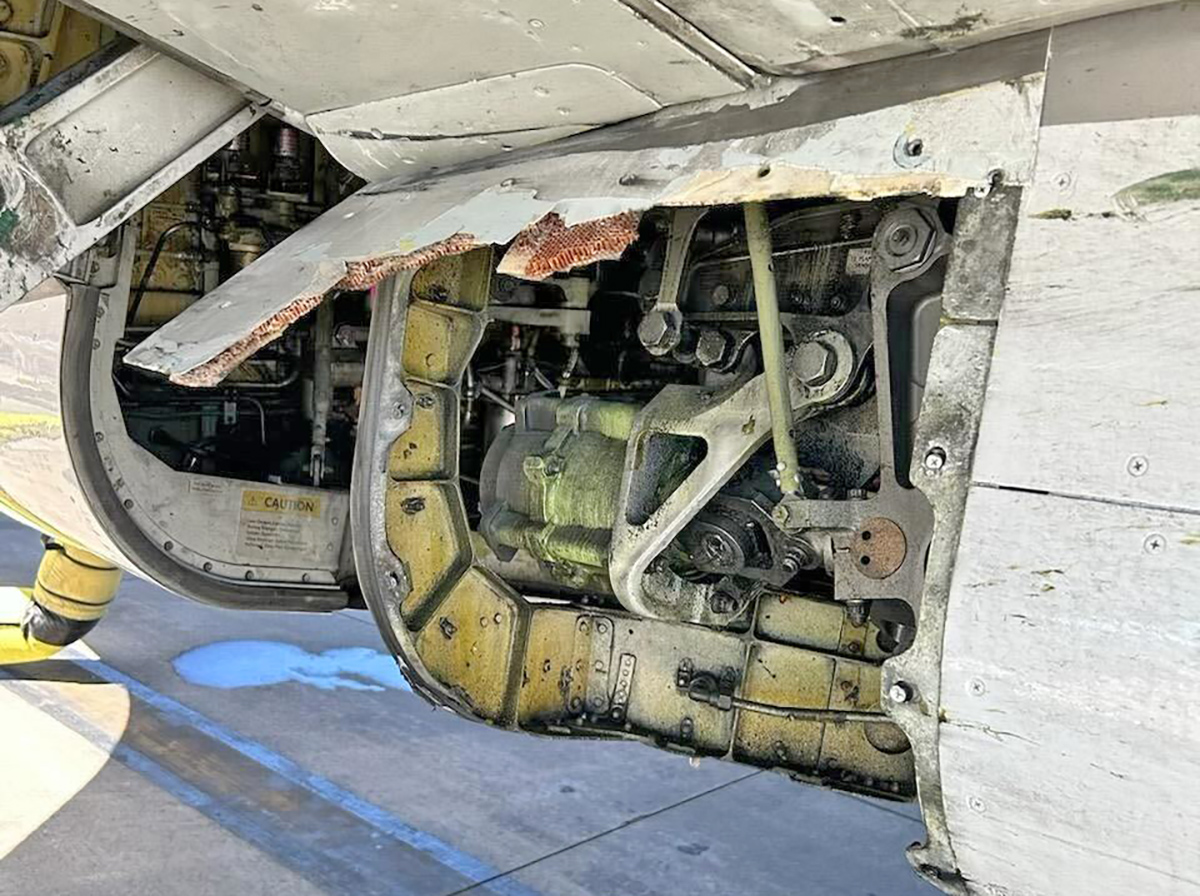 United's Boeing 737 pilots and pilots discovered they were missing part of the plane