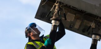 Empresas podem impulsionar produção de combustível sustentável na aviação até 2030, aponta estudo