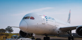 LATAM deve lançar mais um destino inédito na Europa ainda este ano, e uma cidade é a candidata favorita Avião Boeing 787-8 da LATAM
