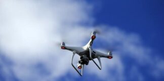 Projeto de lei na Câmara quer liberar uso de drones em áreas livres sem licença e plano de voo