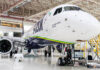Aproximando-se da marca de 50 aeronaves E2, Azul recebe hoje mais um jato Embraer novo de fábrica