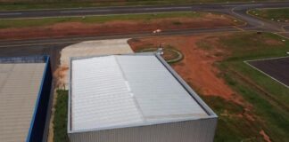 Hangar da Unesp no Aeroporto de São João da Boa Vista aproxima estudantes da rotina da aviação